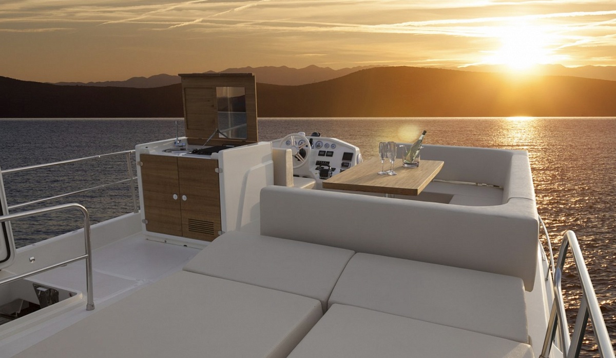 Аренда яхты Cranchi 43 Eco Trawler на Сардинии, Италия, Франция
